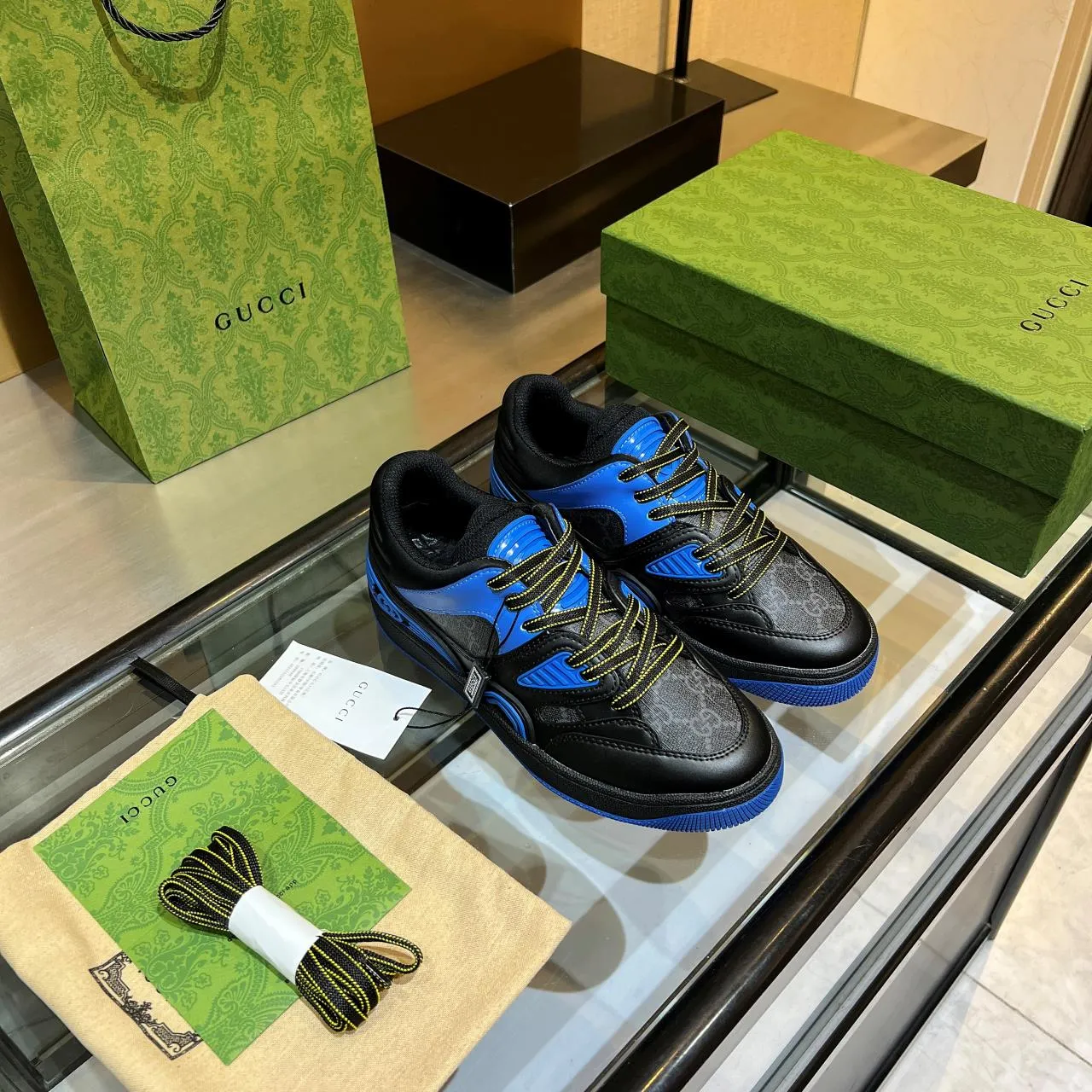 👟👟Ex-factory price 600👟👟 Men's size +10 high version, the top version of 2022 Gucci low-top sneakers! The new colors are reproduced one to one. New style for early spring, creating a perfect style💣💣💣street style🔥🔥🔥cool and trendy C-level fashionable outfit with a retro and futuristic feel🌹🌹🌹classic boot shape + British color-blocking design, super eye-catching. Various leather splicing, original reverse mold last type, imported high-end knitting needles showing exquisite texture! Open mold to customize high-density TPU outsole. 15 colors come out first. Size: Female 35-41 Male 39-46